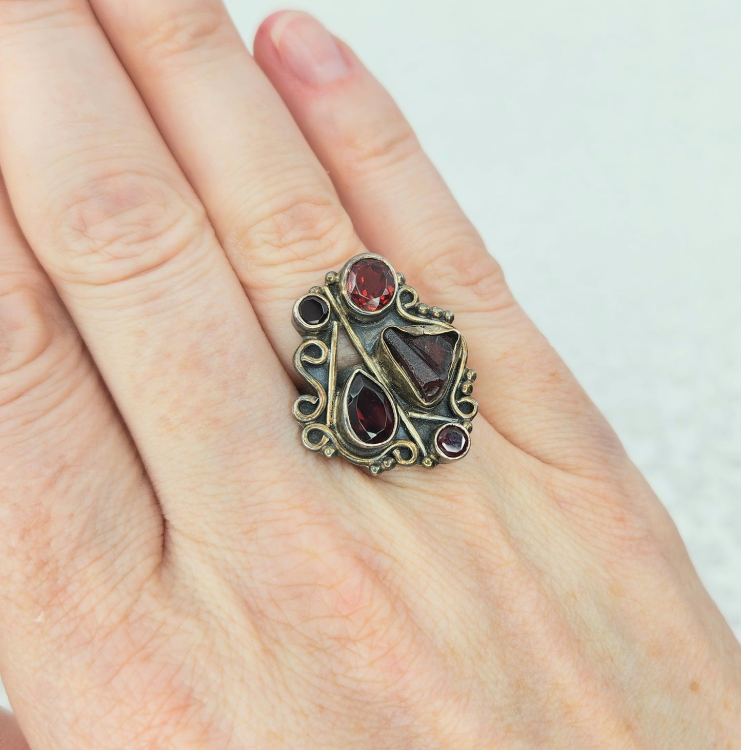 Vintage 2000s Faceted and Rough Pyrope Garnet and Sterling Silver Ring Size 8