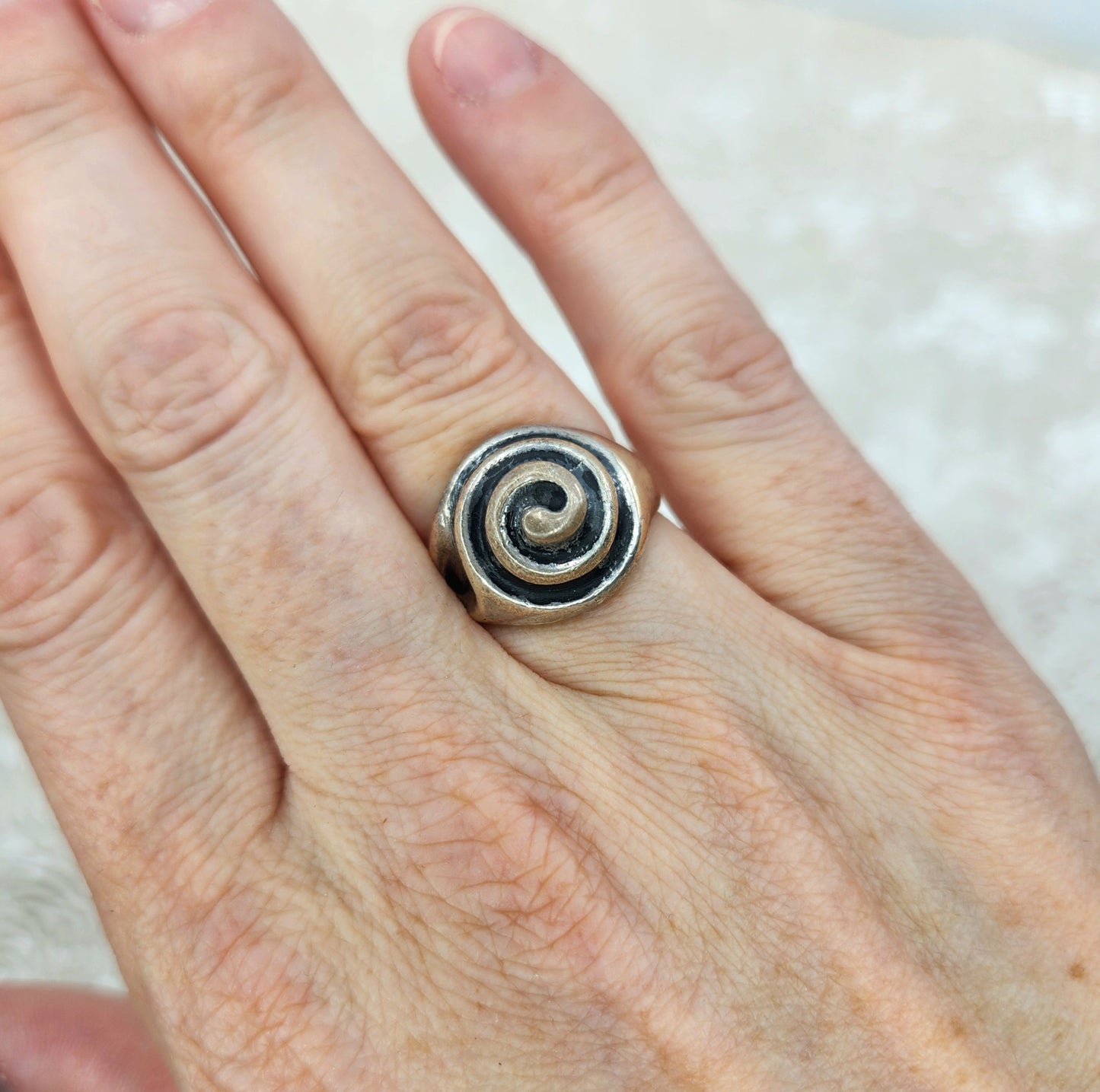 Vintage 1970s Sterling Silver Swirled Southwest Thick Band Ring Size 6.5