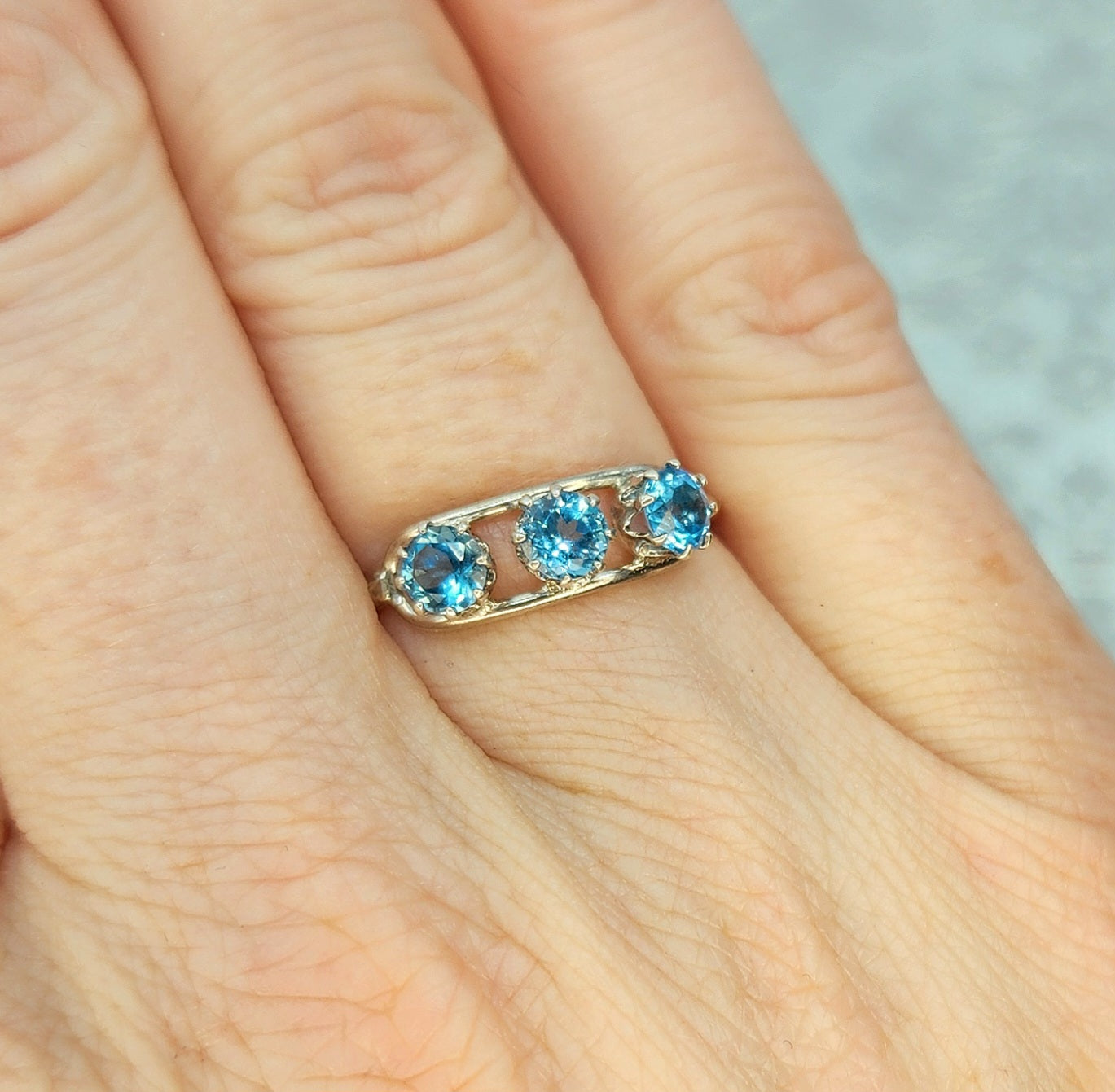 Vintage 1970s Blue Topaz and 800 Silver Three Stone Ring Size 7.75