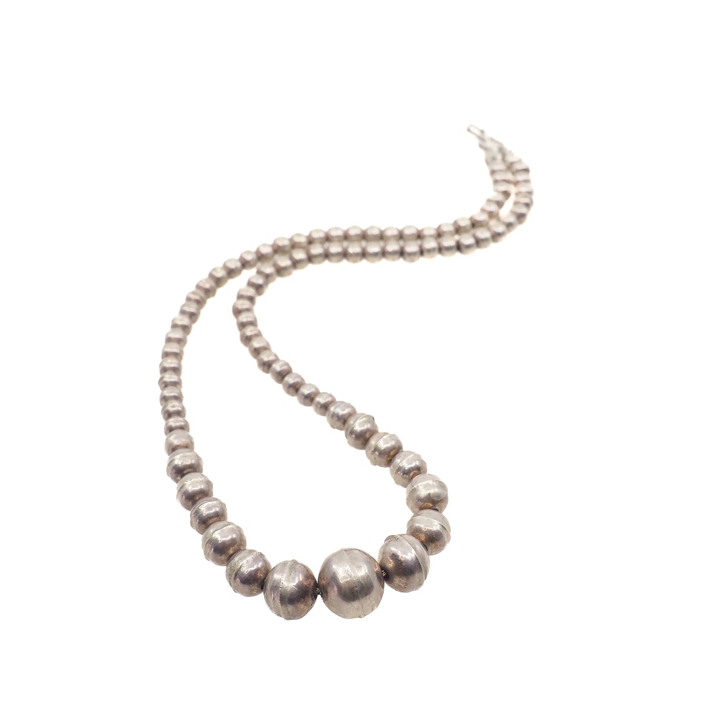 Vintage 1970s Navajo Sterling Silver Hollow Bead Graduated Choker 16" Necklace
