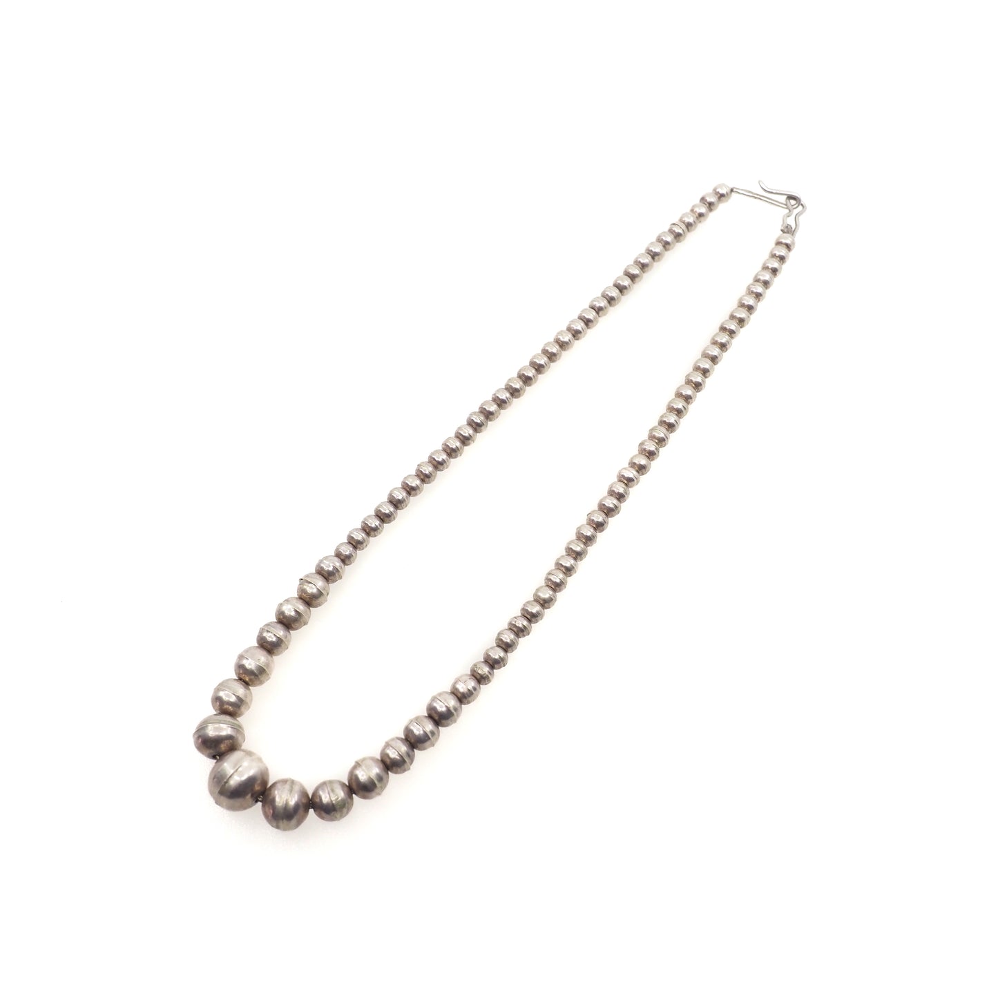 Vintage 1970s Navajo Sterling Silver Hollow Bead Graduated Choker 16" Necklace