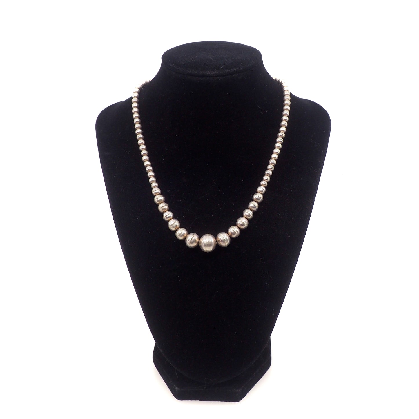 Vintage 1970s Navajo Sterling Silver Hollow Bead Graduated Choker 16" Necklace