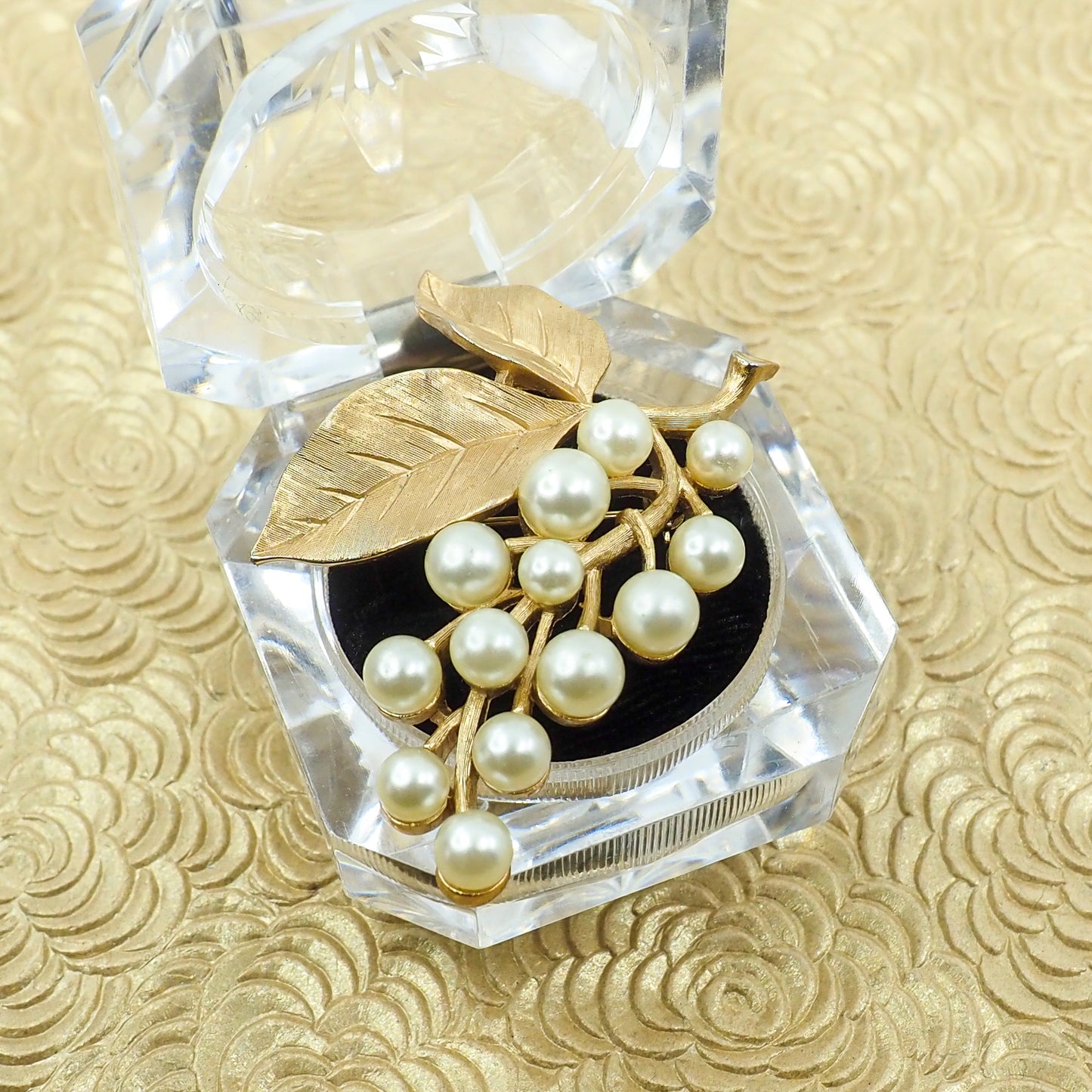 Vintage 1960s TRIFARI Imitation Pearl Gold Plate Leaf Cluster Brooch