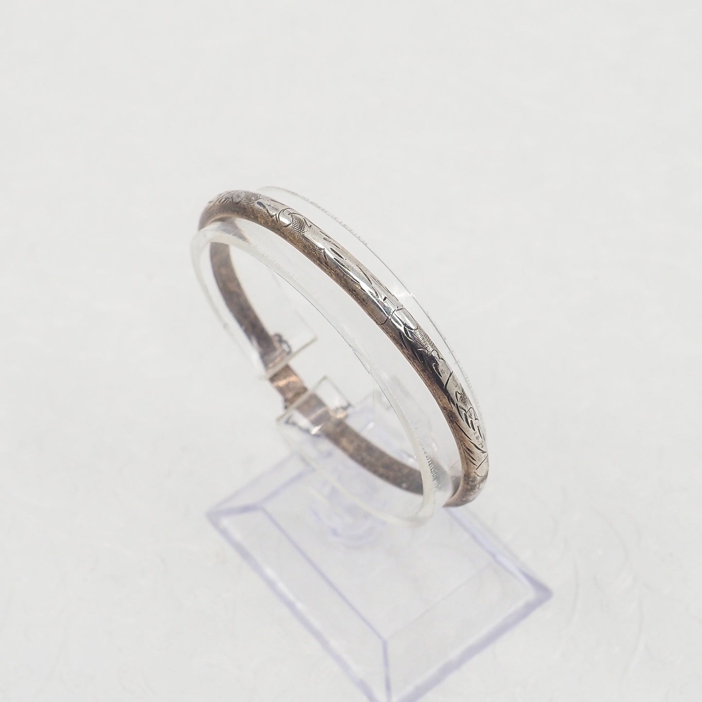 Vintage 1970s Sterling Silver Etched Safety Chain Bangle Hinged 7.25" Bracelet