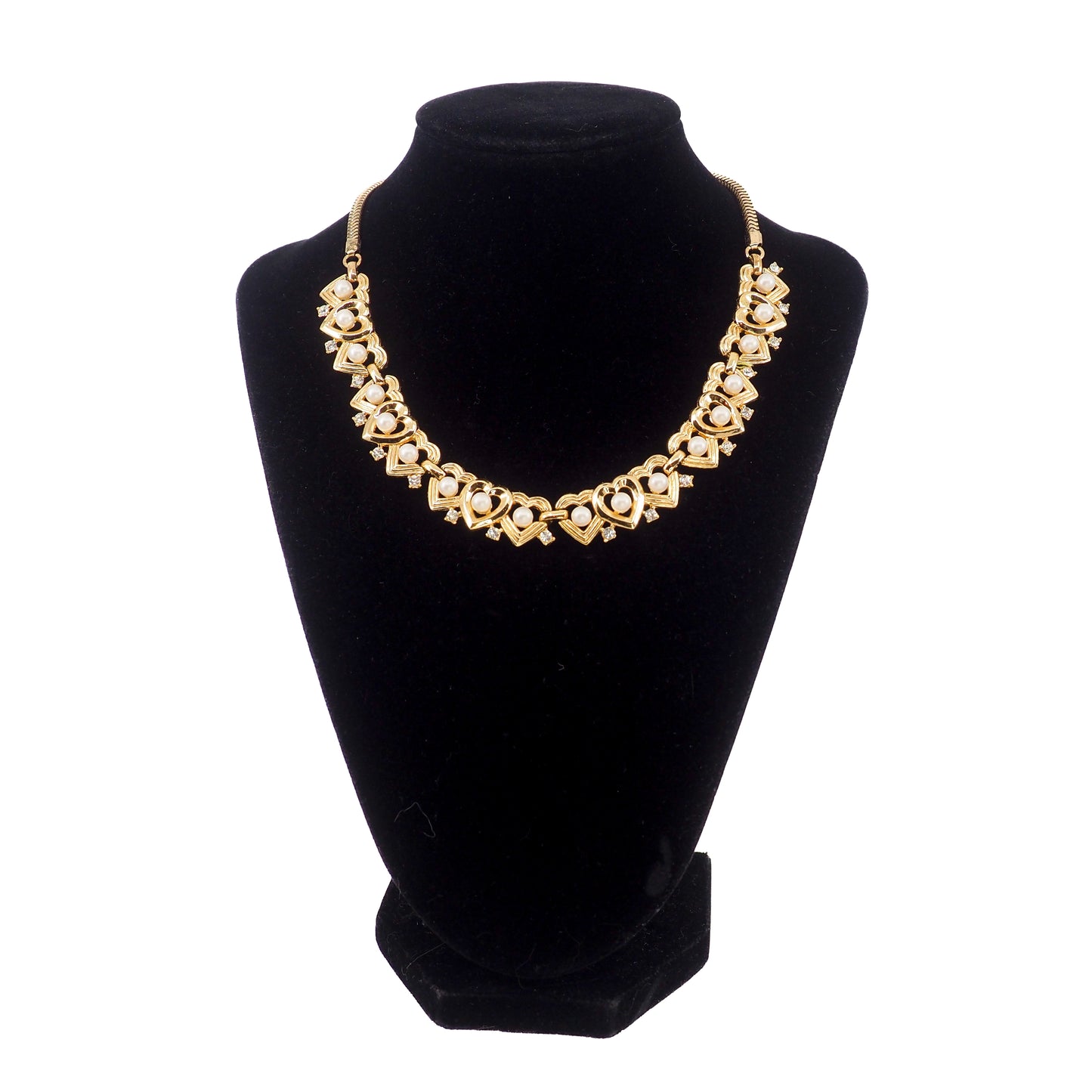 Vintage 1960s TRIFARI Imitation Pearl Gold Plate Heart Choker Necklace