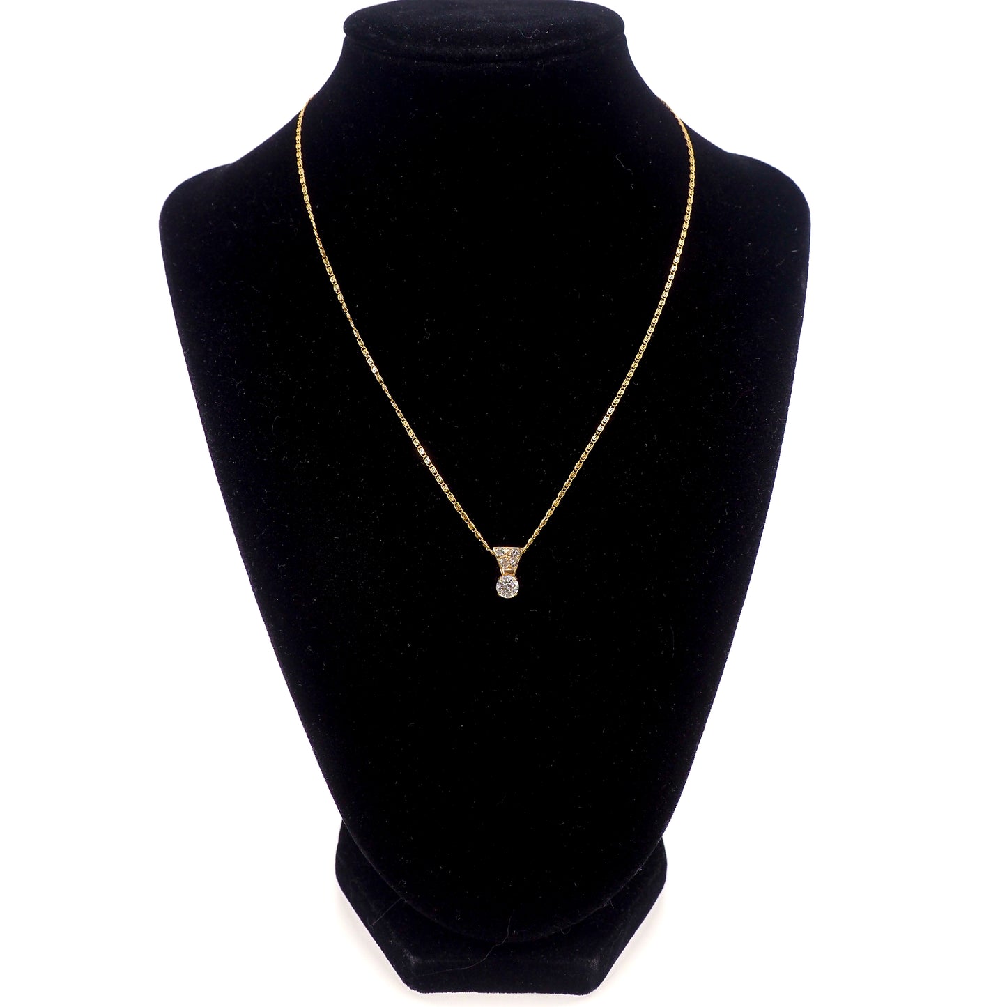Vintage 1960s 14K Yellow Gold White 0.70 Carat Round Cut Diamond Choker Pendant 16" Necklace