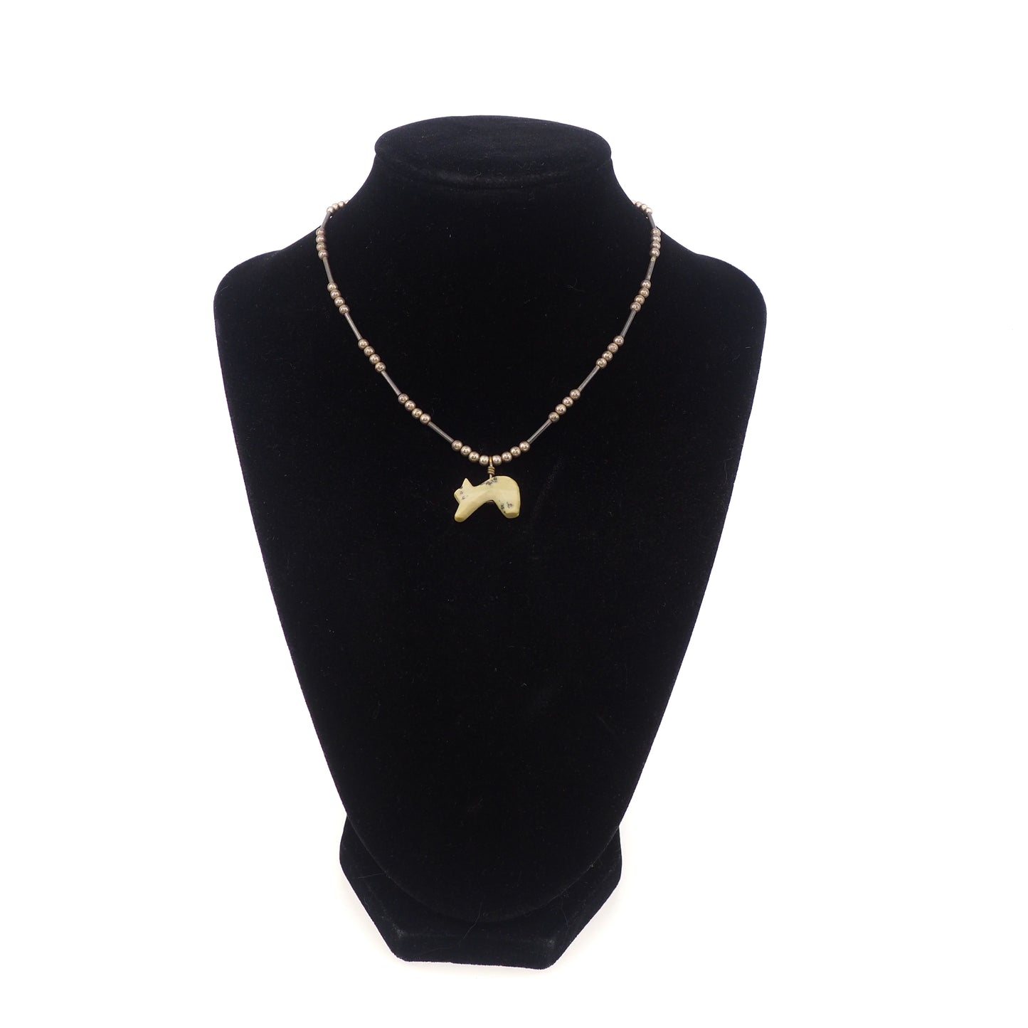 Vintage 1970s Zuni Sterling Silver Serpentine Bear Fetish Single Strand 13.5" Necklace