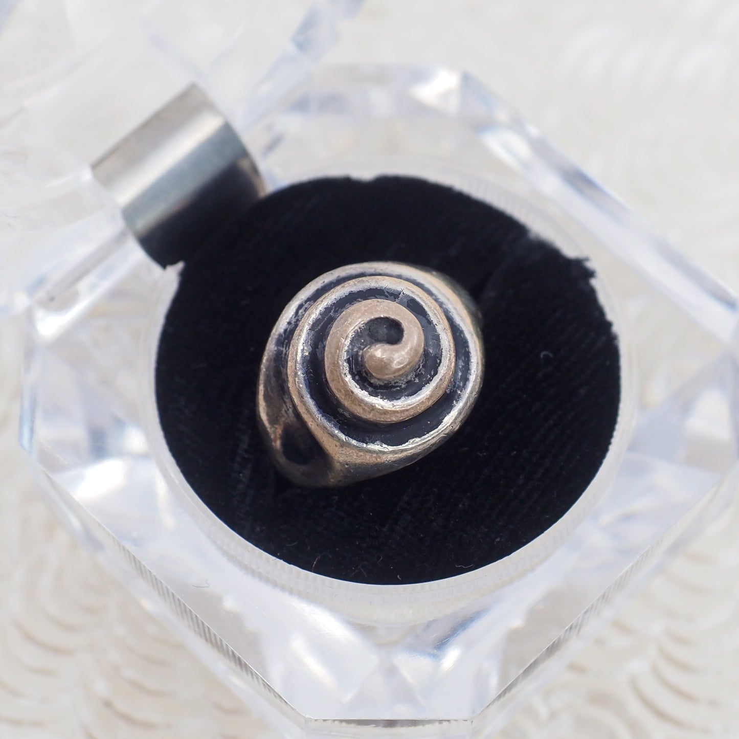 Vintage 1970s Sterling Silver Swirled Southwest Thick Band Ring Size 6.5