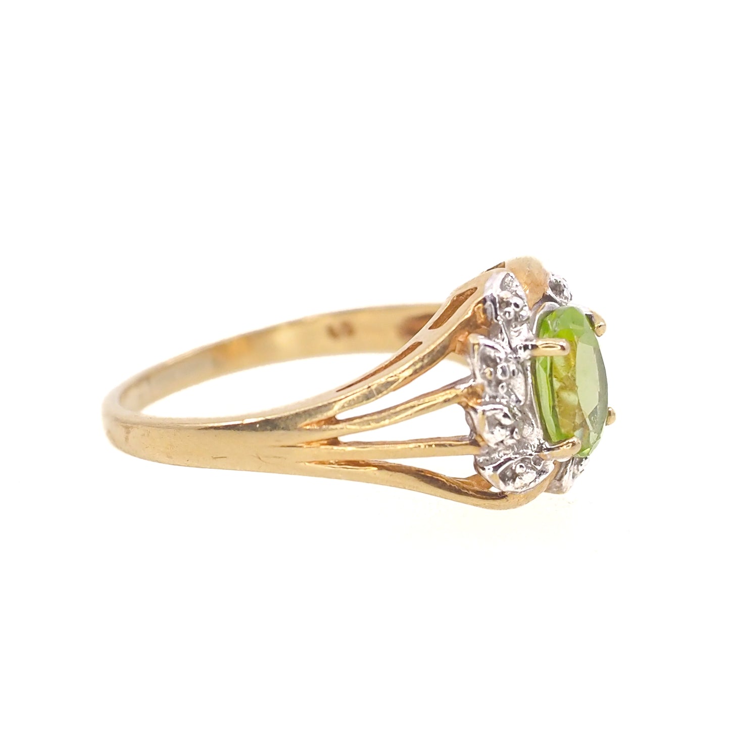 Vintage 1980s Oval Cut Green Peridot, Diamond, and 10k Gold Ring Size 7.25