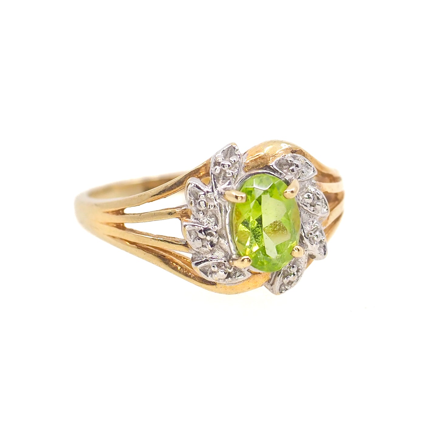 Vintage 1980s Oval Cut Green Peridot, Diamond, and 10k Gold Ring Size 7.25