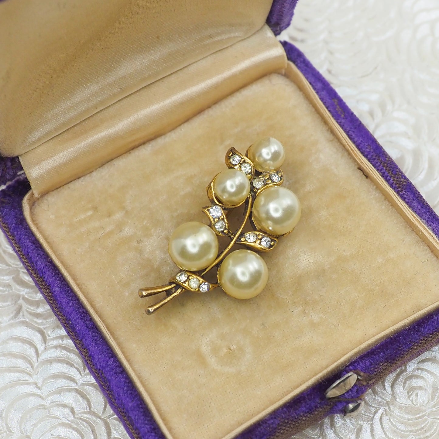 Vintage 1960s Imitation Pearl and Clear Rhinestone Gold Plate Cluster Costume Brooch