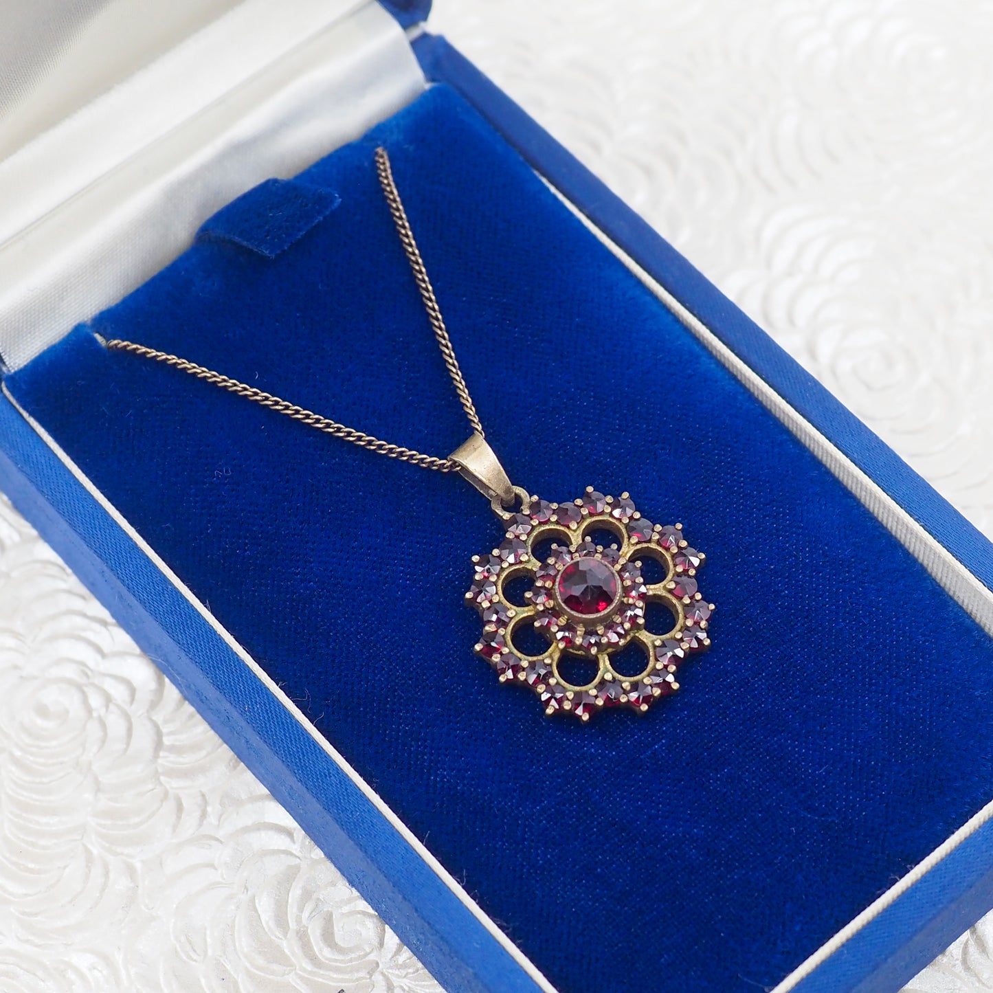 Vintage 1960s Rose Cut Bohemian Garnet and Flower Pendant 18" Necklace