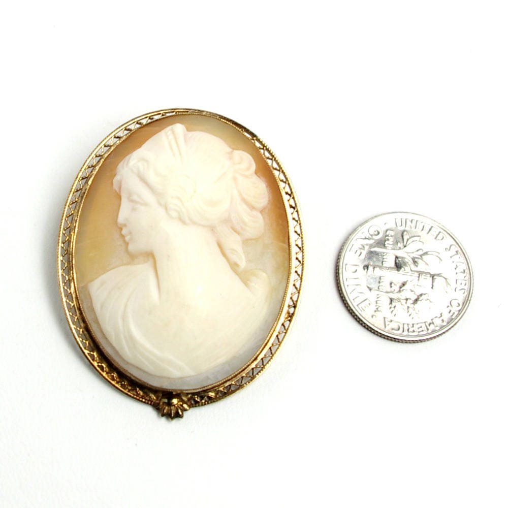 Vintage 1962 ROLYN INC. Shell Cameo and Gold Filled Brooch and Pendant Combination Pin and Necklace
