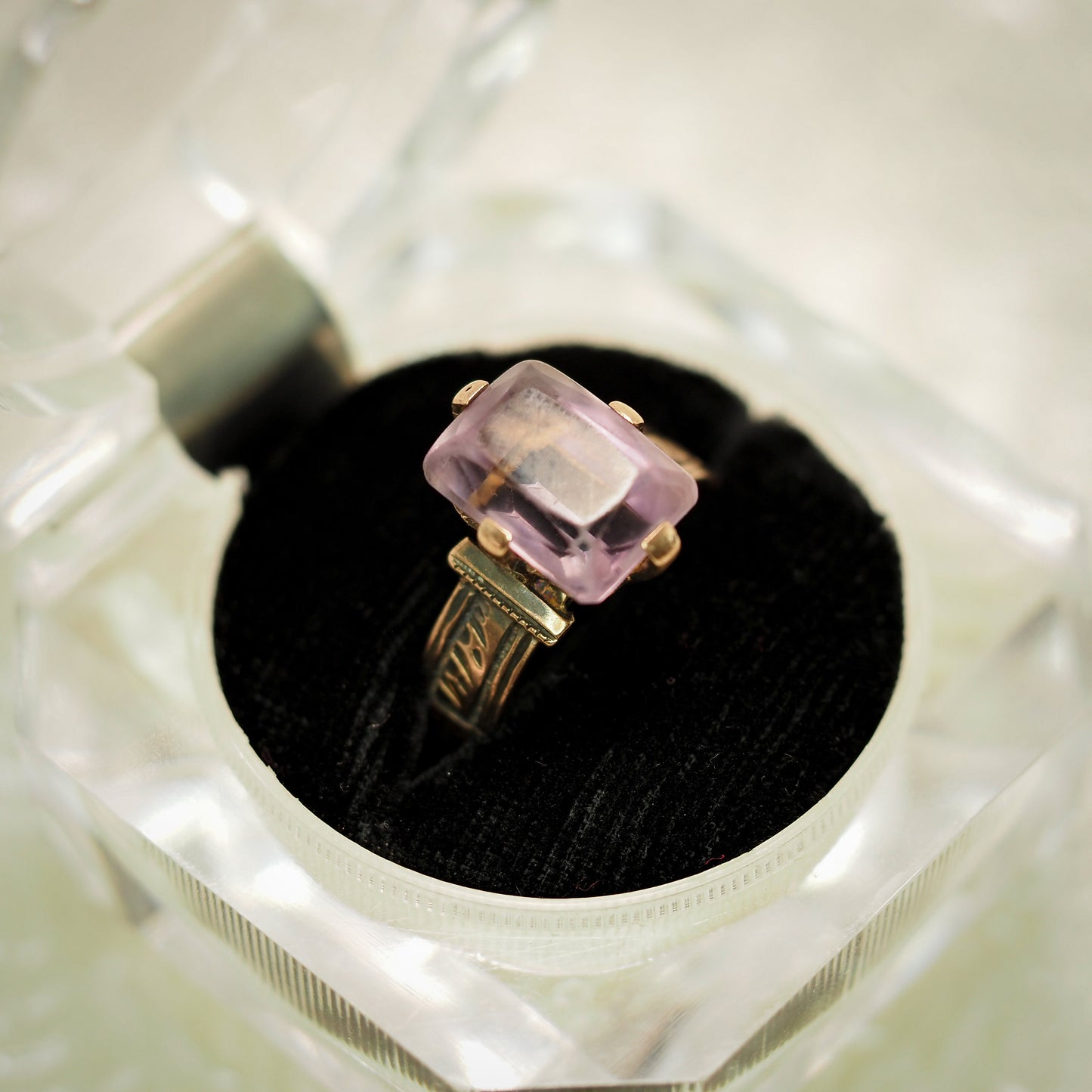 Antique 1880s Late Victorian Purple Amethyst and 10k Rose Gold Etched Solitaire Ring Size 7.75