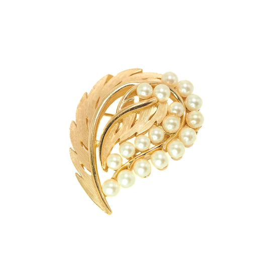 Vintage 1960s TRIFARI Imitation Pearl Gold Plate Leaf Designer Brooch