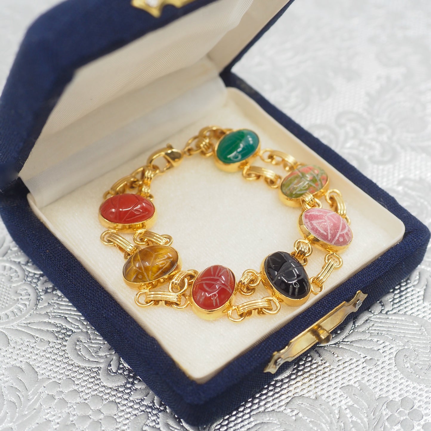 Vintage 1980s Gemstone Carved Scarab and Gold Plate 7" Link Bracelet