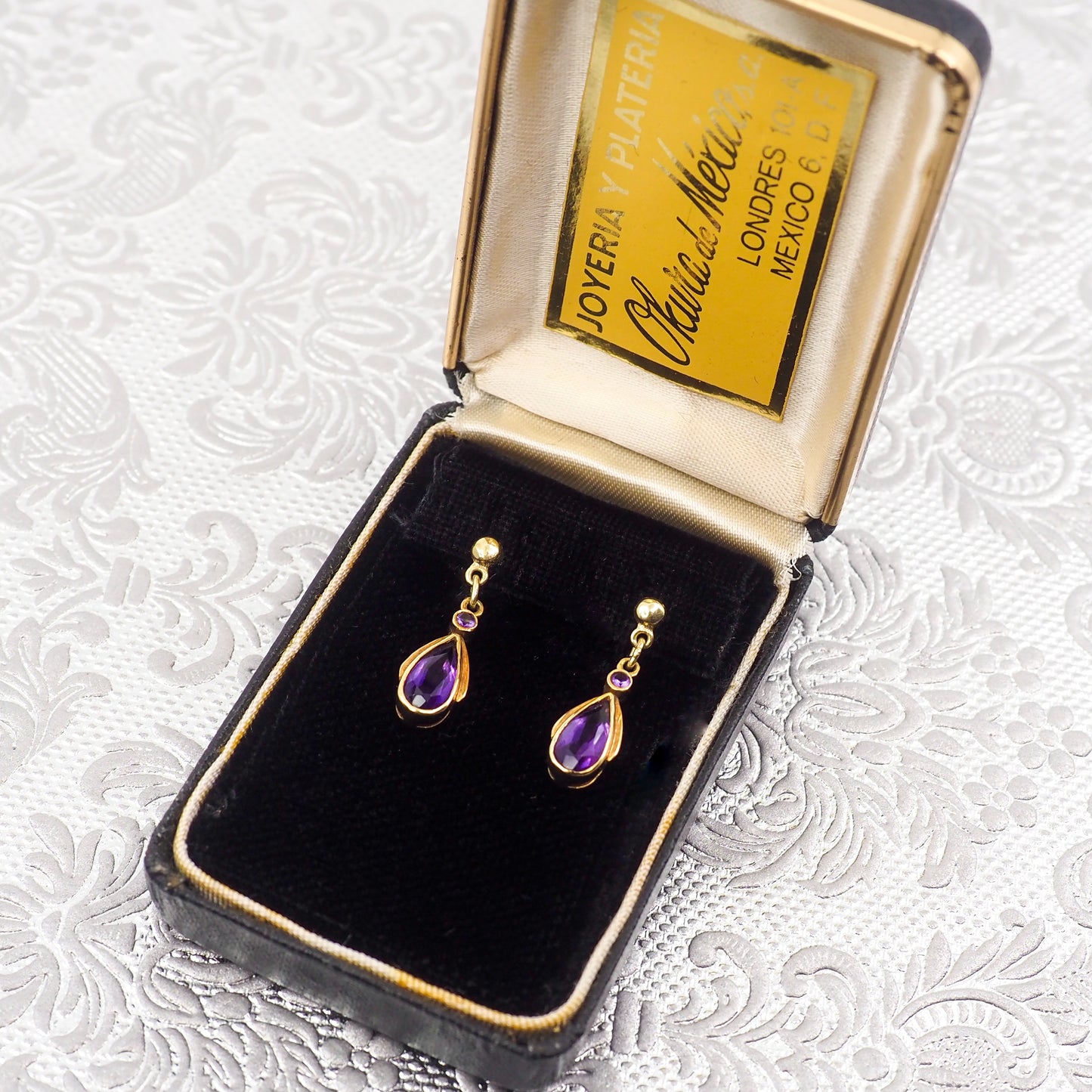 Vintage 1980s Pear-Cut Purple Amethyst and 14K Yellow Gold Drop Pierced Earrings