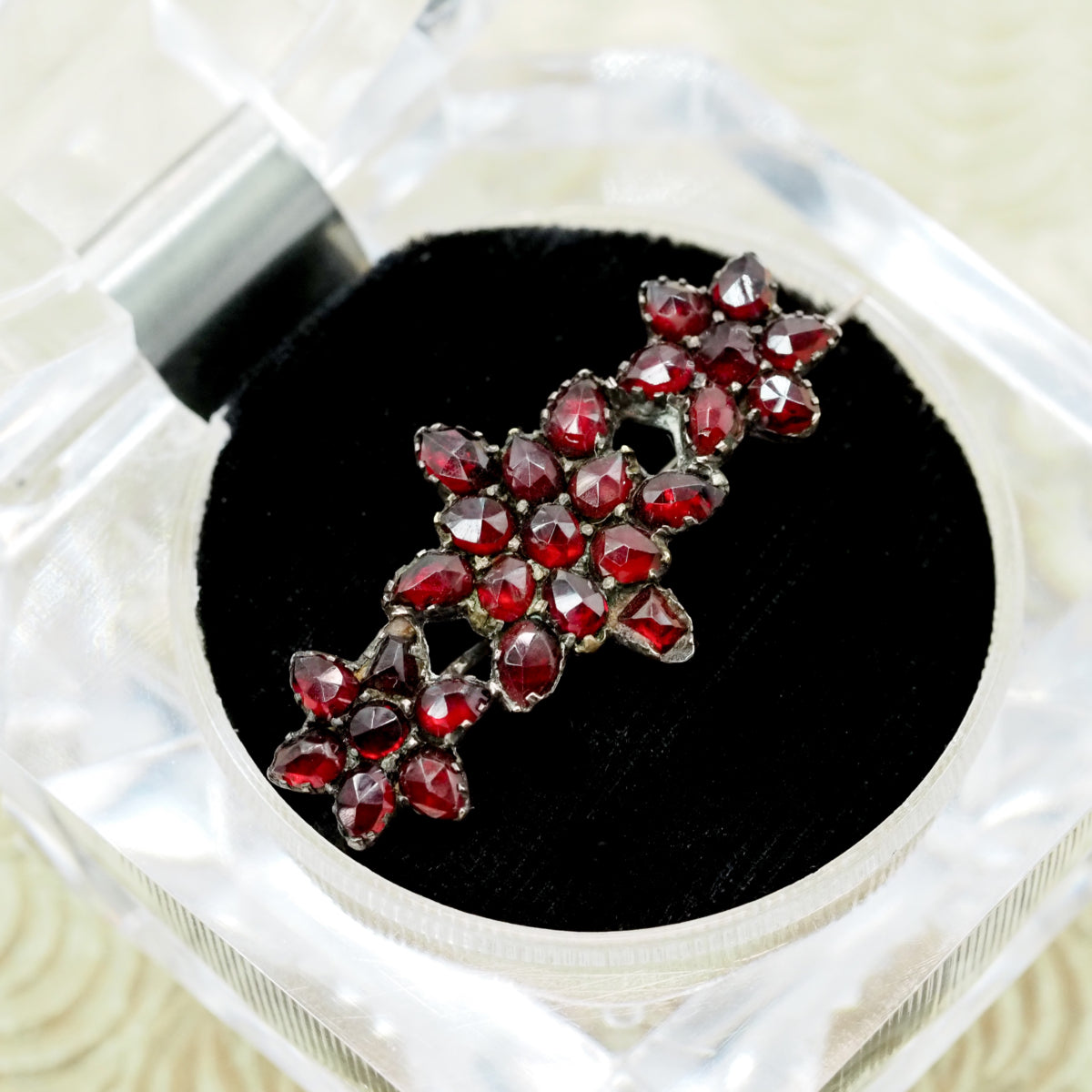 Antique 1880s Late Victorian Rose Cut Garnet and Gilt Three Star Celestial Unisex Brooch image 1