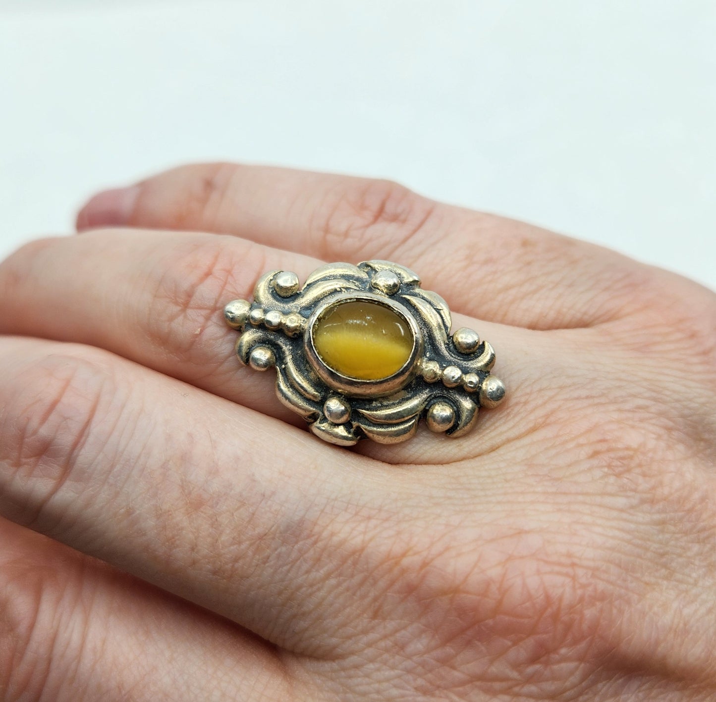 Vintage 1980s Tiger's-Eye and Sterling Silver Cabochon Southwestern Ring Size 5.25