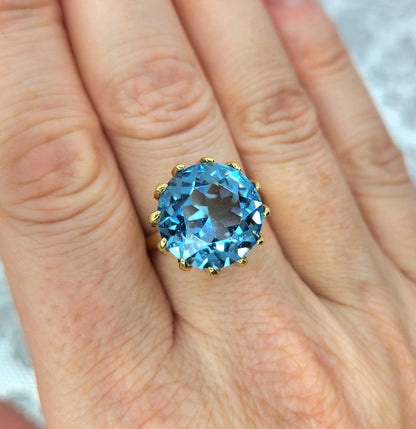 Vintage 1960s UNCAS Blue Glass and 18K Gold Electroplate Large Cocktail Ring Size 9