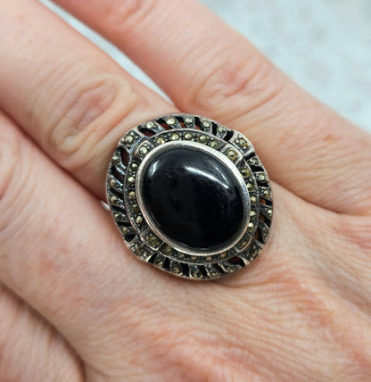 Vintage 1980s Black Onyx, Marcasite, and Sterling Silver Chunky Unisex Ring Size 7.25