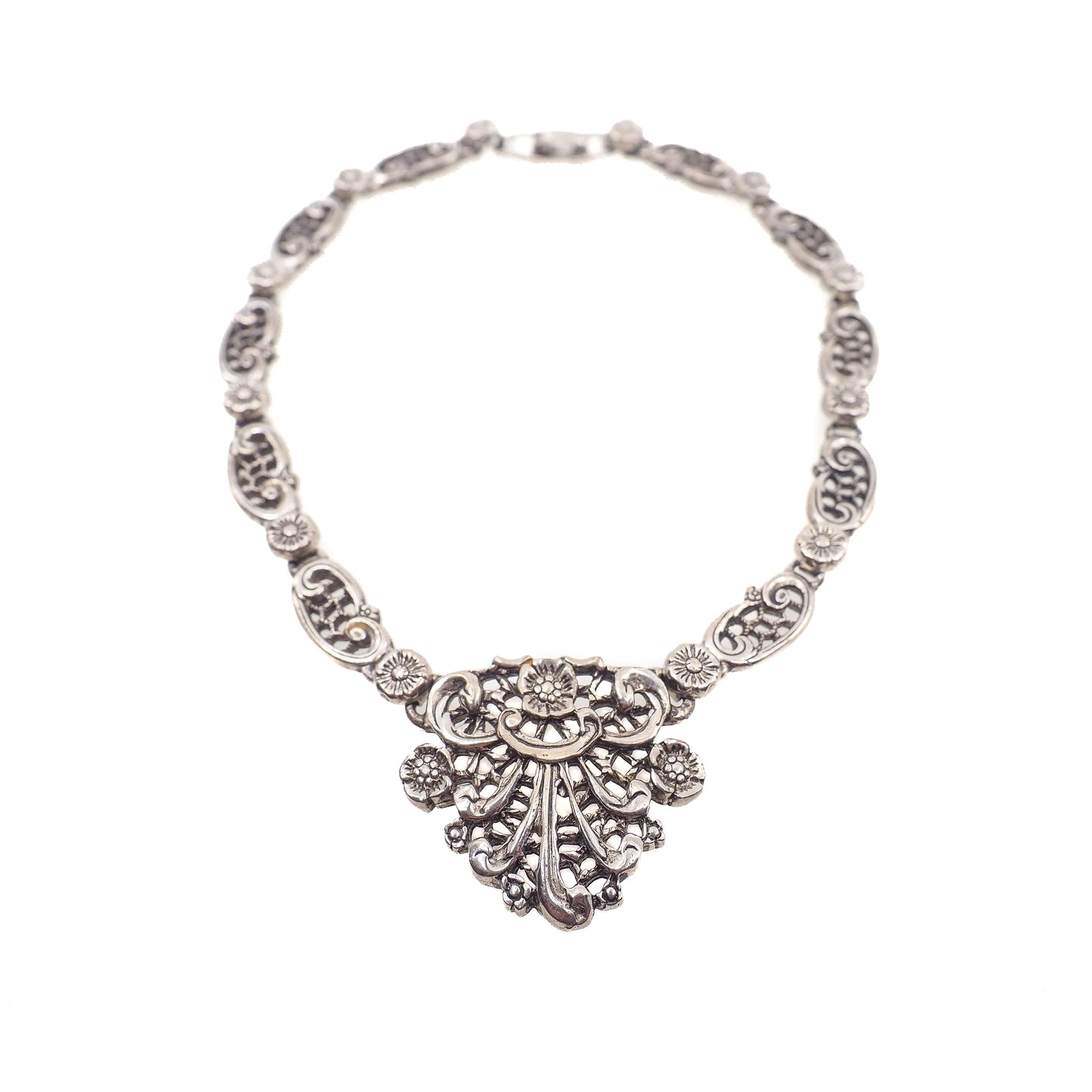 Vintage 1960s Renaissance Revival Silver Plate Statement Flower Choker Statement 14" Necklace - Large Silver 60s Choker