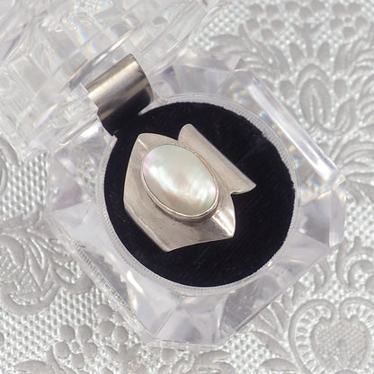 Vintage 1990s ROBERT NILSSON Mother-of-Pearl and Sterling Large Modernist Statement Ring Size 7