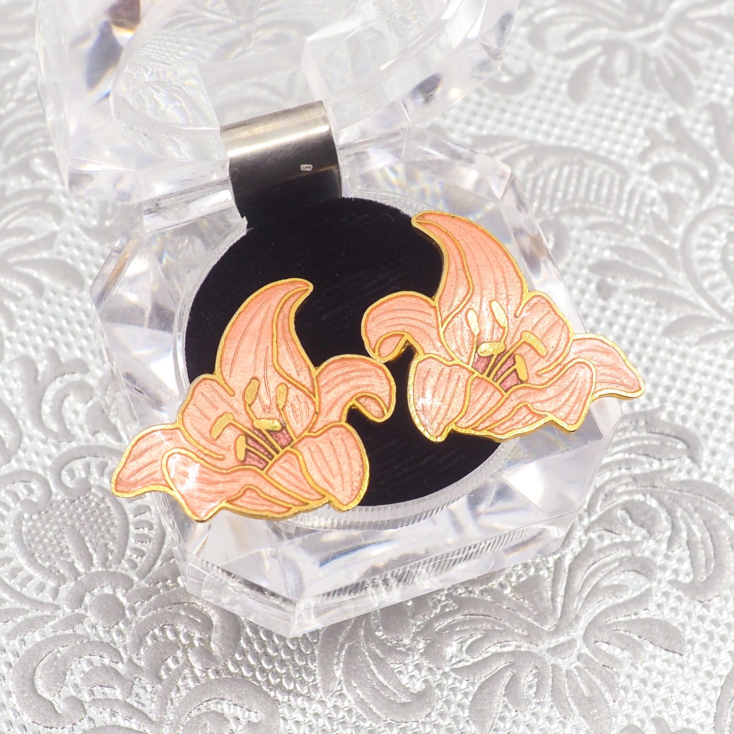 Vintage 1980s Baby Pink Enamel and Gold Tone Metal Pierced Flower Lily Earrings