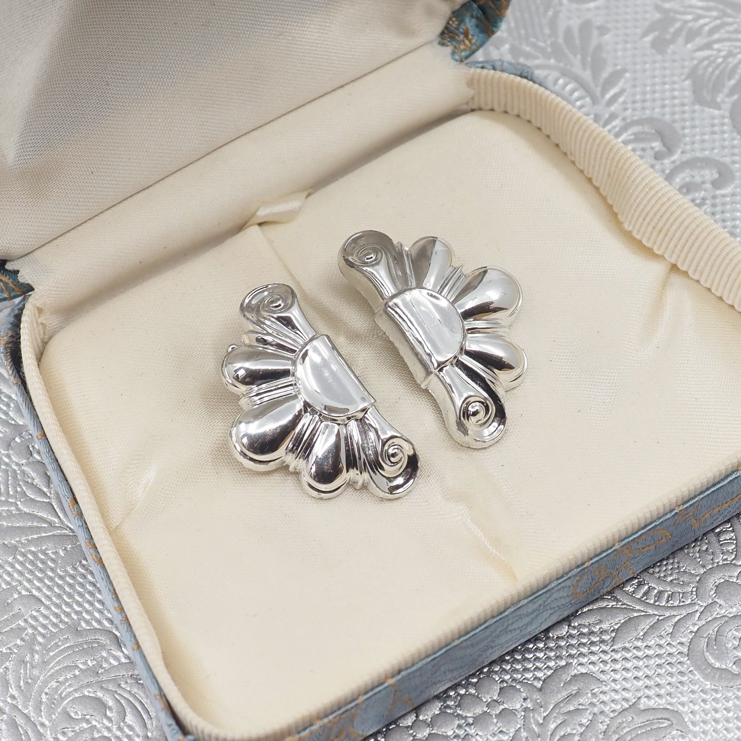 Vintage 1960s Silver Tone Metal Modernist Clip On Earrings