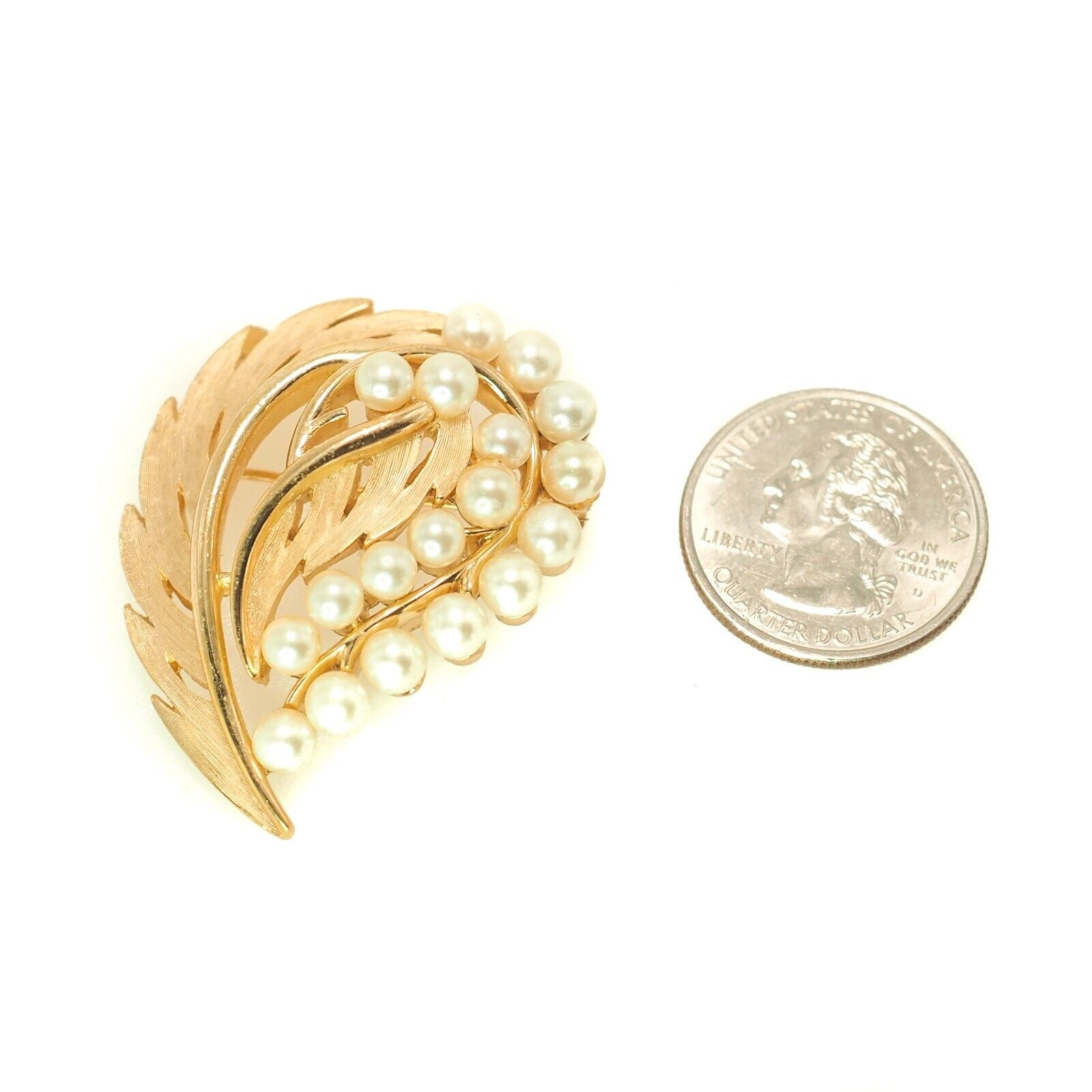 Vintage 1960s TRIFARI Imitation Pearl Gold Plate Leaf Brooch