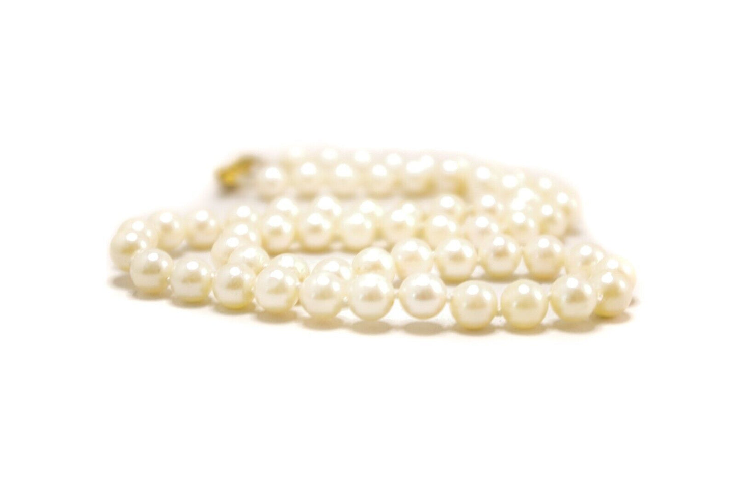 Vintage 80s Cultured Japanese Akoya Round Pearl and 14K Yellow Gold 18" Necklace