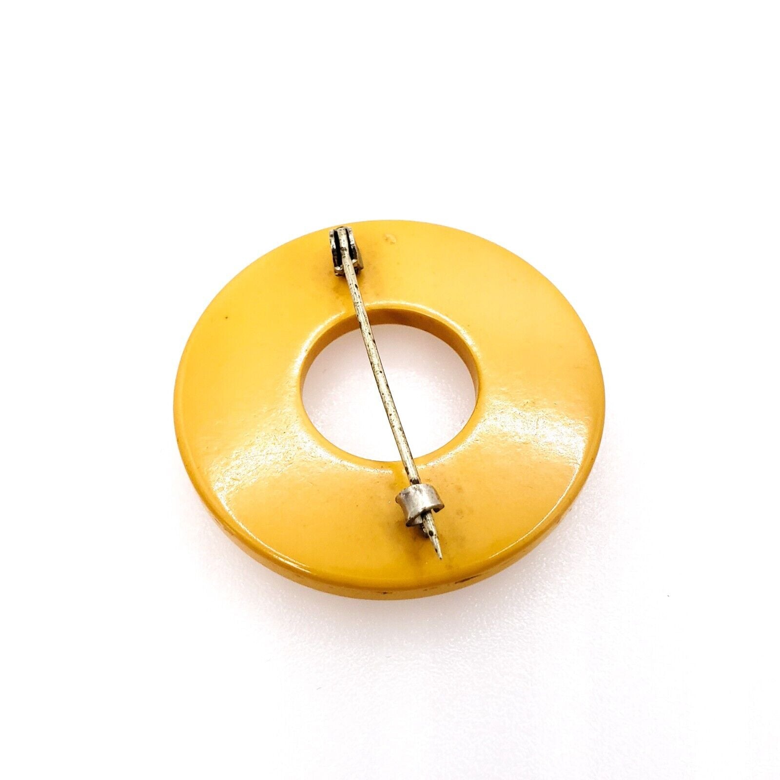 Vintage 1940s Yellow Bakelite Carved Halo Wreath Pin Brooch