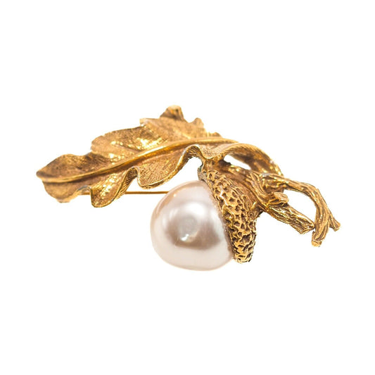 Vintage 1960s JEANNE Imitation Pearl Gold Plate Acorn Leaf Brooch