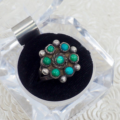 Vintage 1970s Turquoise and Sterling Silver Native American Zuni Snake Eye Cluster Flower Ring Size 7.75