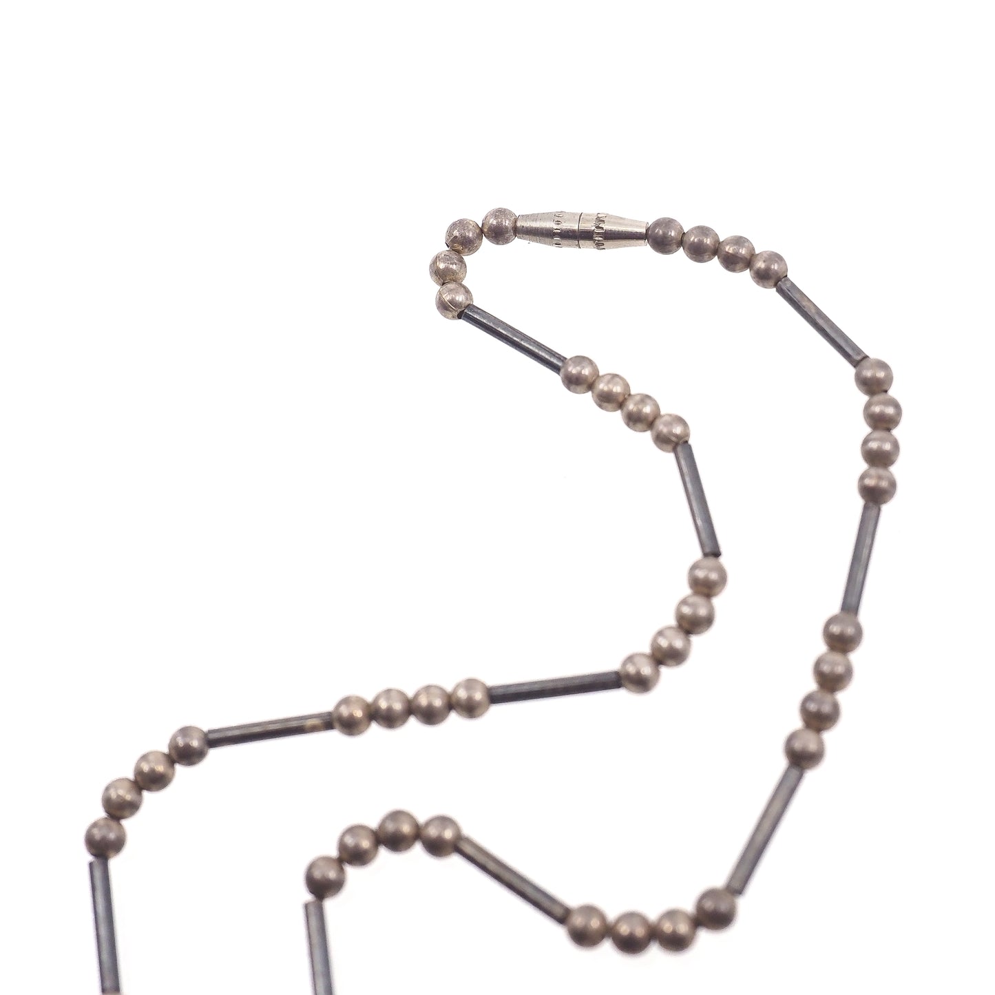 Vintage 1970s Zuni Sterling Silver Serpentine Bear Fetish Single Strand 13.5" Necklace