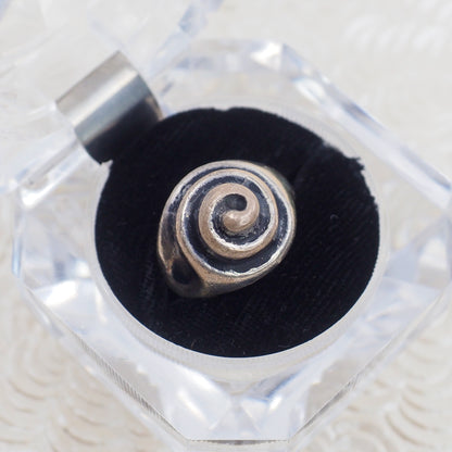 Vintage 1970s Sterling Silver Swirled Southwest Thick Band Ring Size 6.5