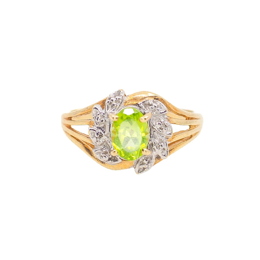Vintage 1980s Oval Cut Green Peridot, Diamond, and 10k Gold Ring Size 7.25