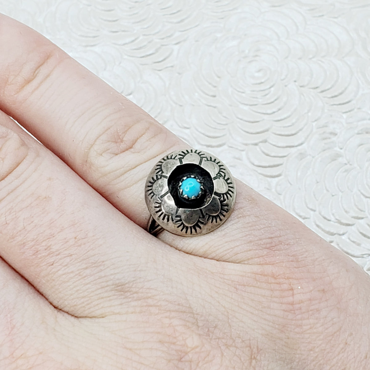 Vintage 1980s Blue Turquoise and Sterling Silver Southwestern Ring Size 5.25 image 5