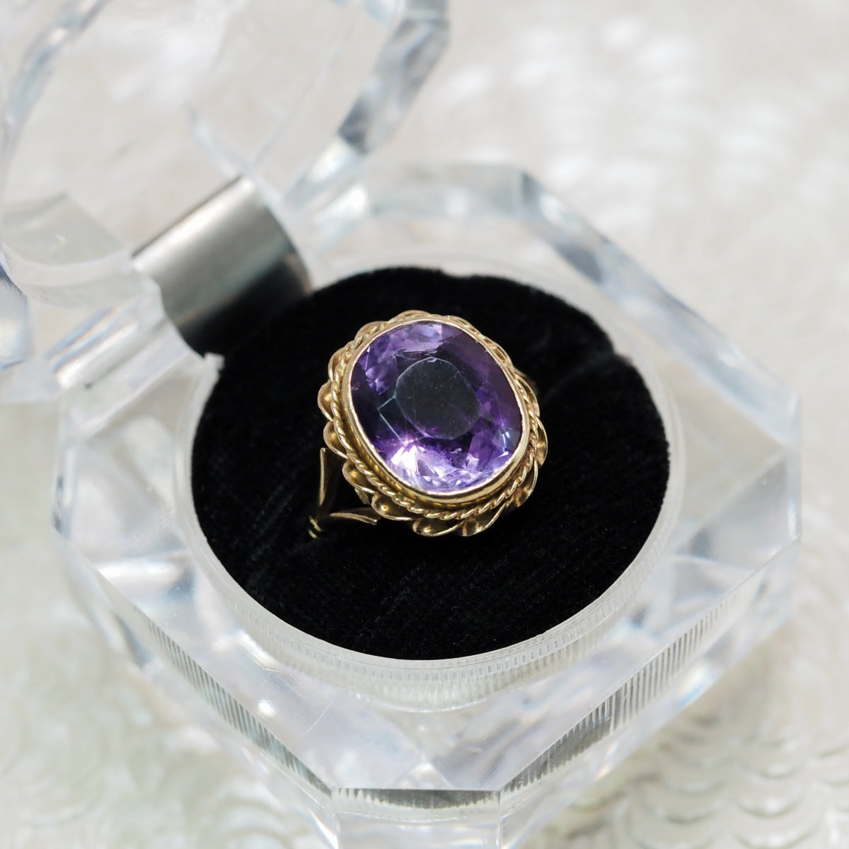 Antique 1880s Etruscan Revival Late Victorian Oval Cut 6.66ct Amethyst and 14K Yellow Gold Solitaire Ring Size 7.5 image 1