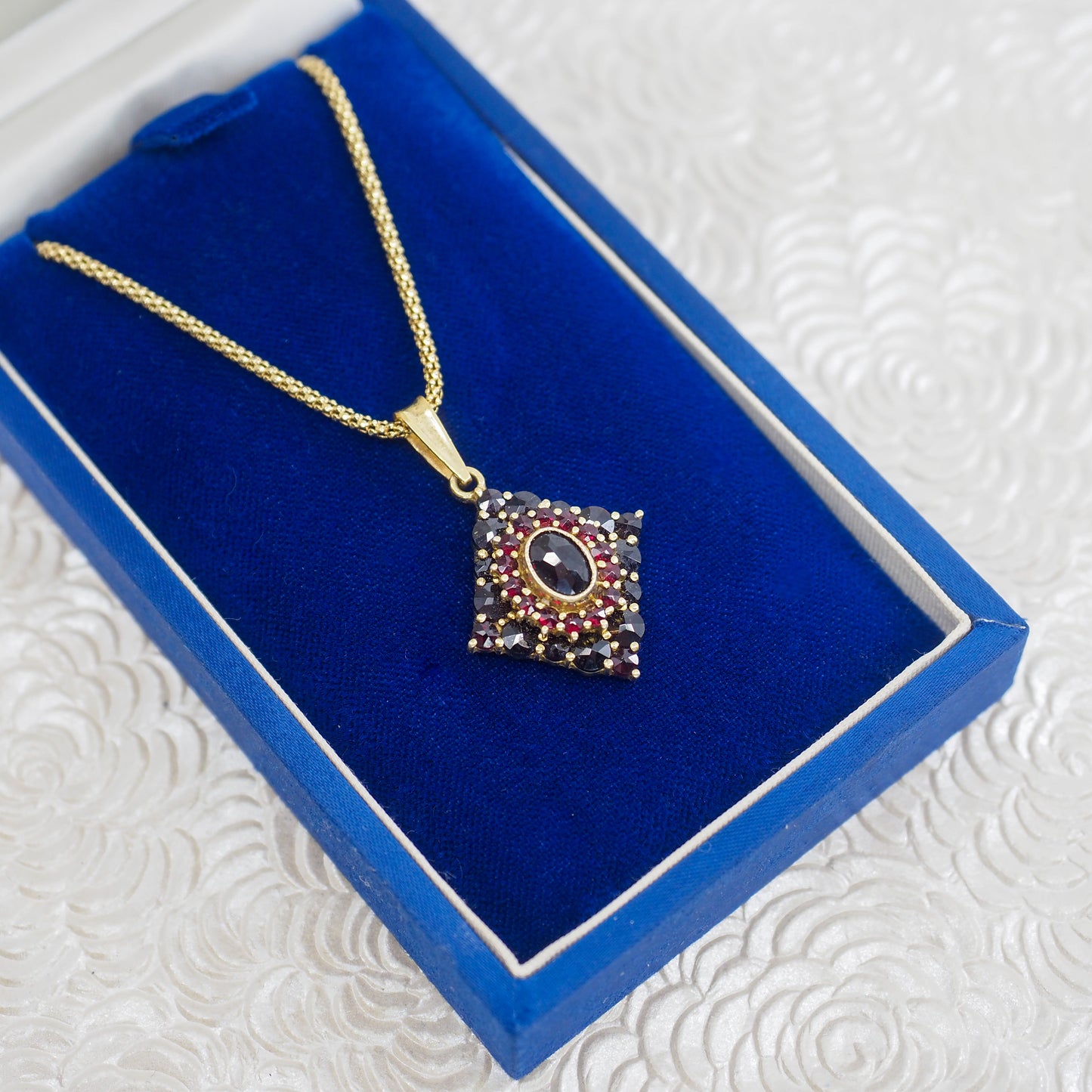 Vintage 1960s GRANAT TURNOV Bohemian Garnet Diamond-Shape Cluster Pendant 29" Necklace