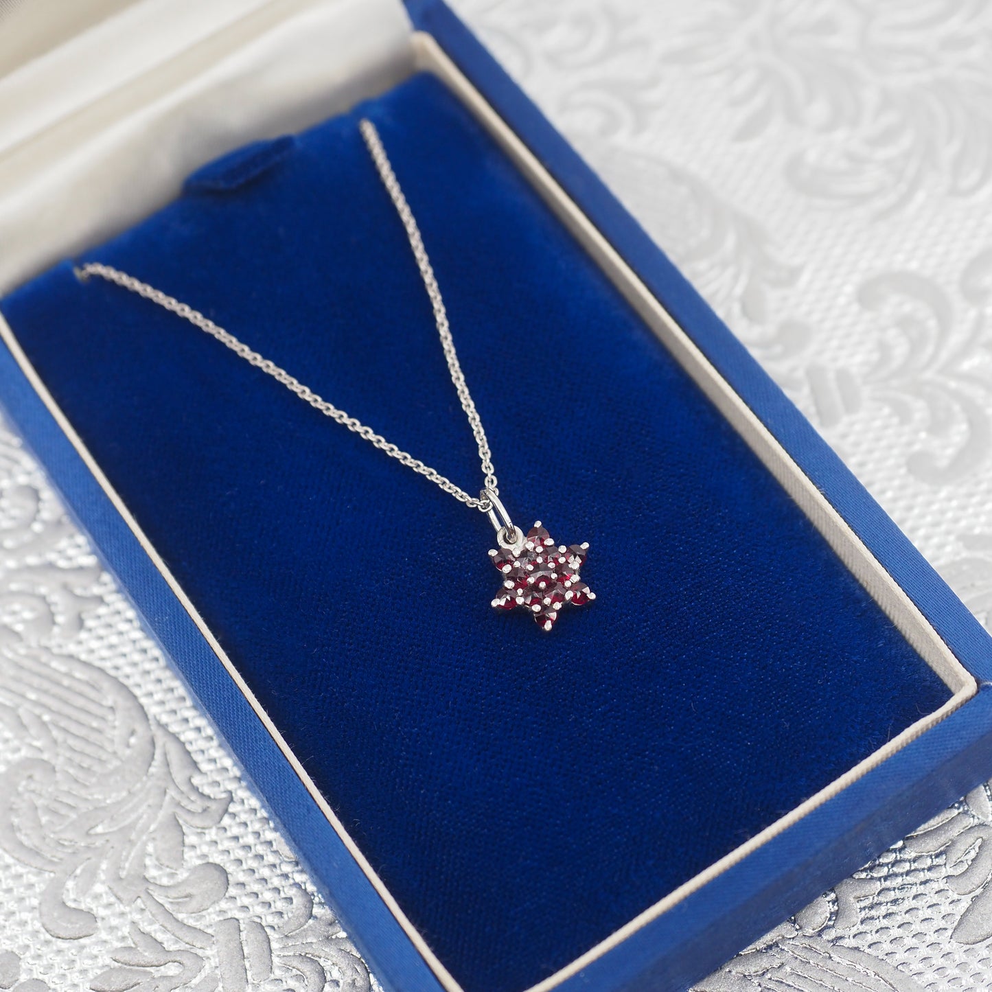 Vintage 1960s GRANAT TURNOV Bohemian Garnet Star Cluster Pendant 20" Necklace