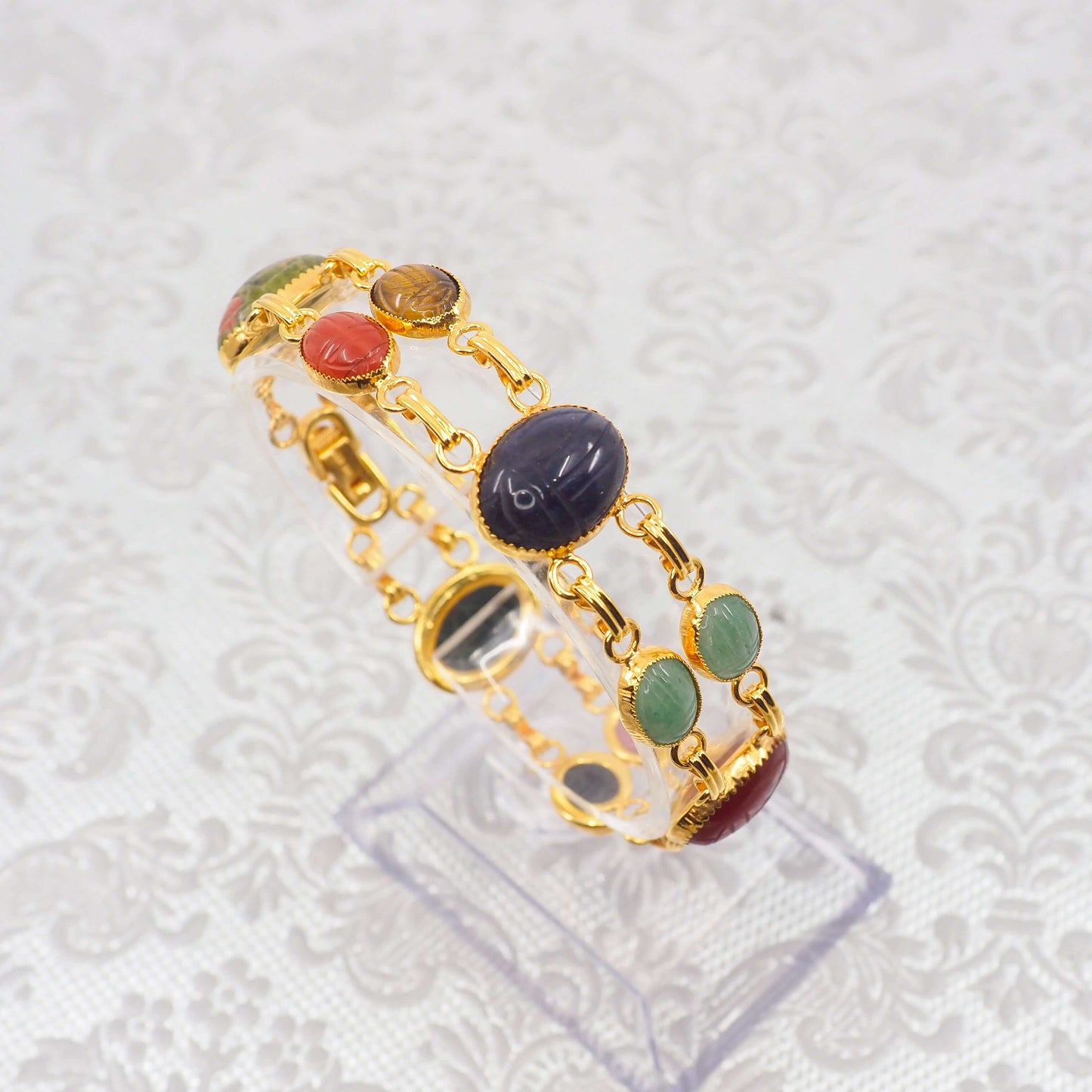 Vintage 1980s Gemstone Carved Scarab and Gold Toned 7" Bracelet