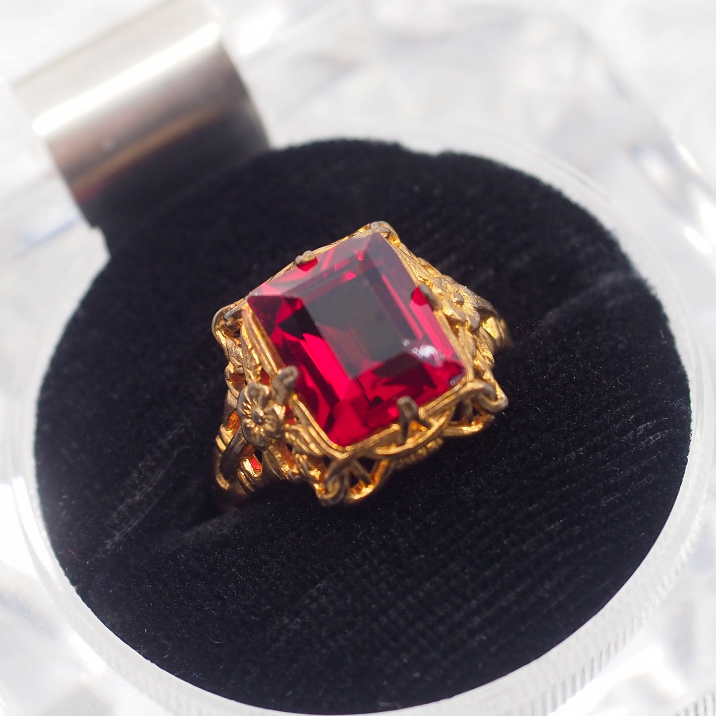Vintage 1930s UNCAS Art Deco Red Glass and Gold Filled Ring Size 6