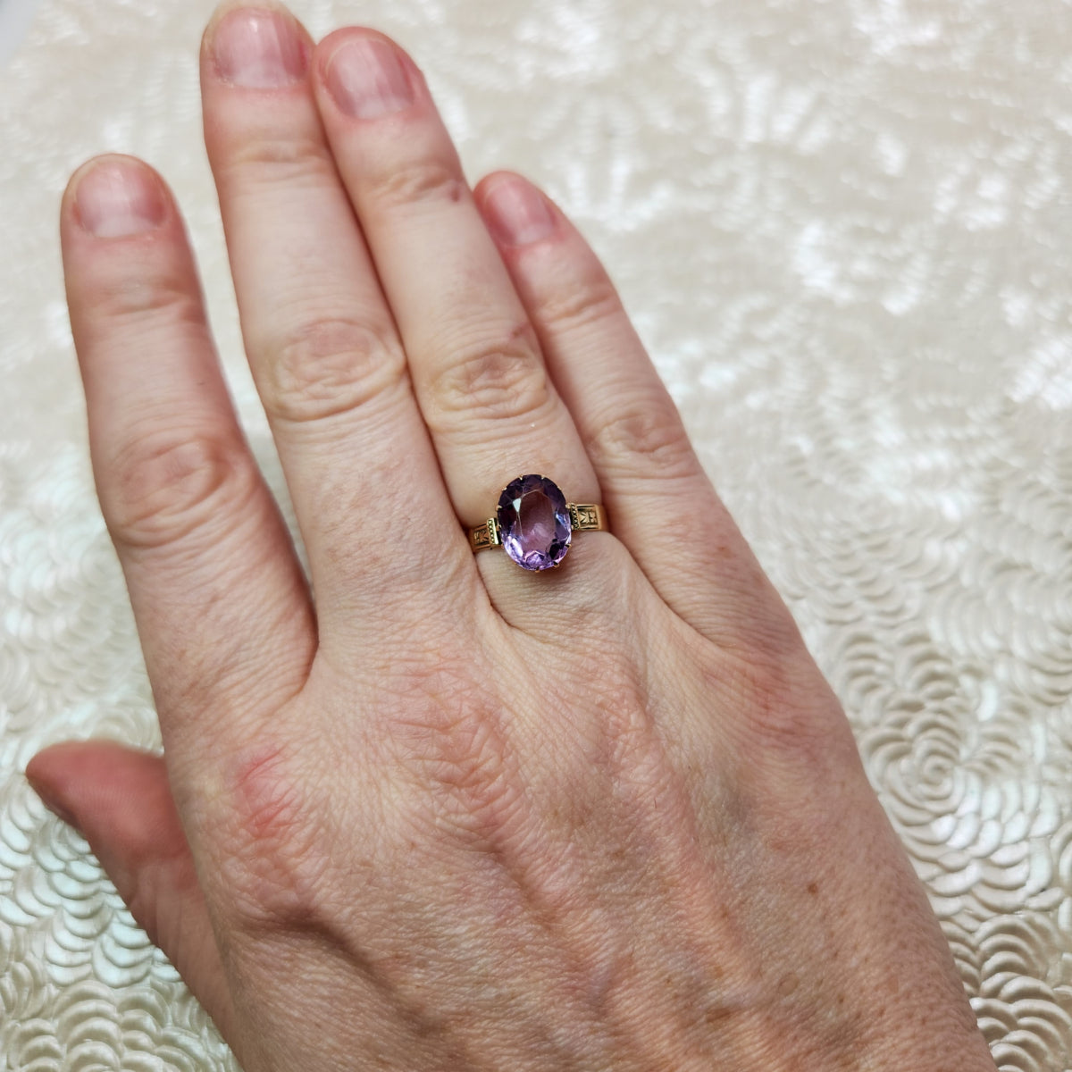 Antique 1880s Late Victorian Oval Cut Amethyst and 10K Rose Gold Etched Solitaire Ring Size 7 image 6