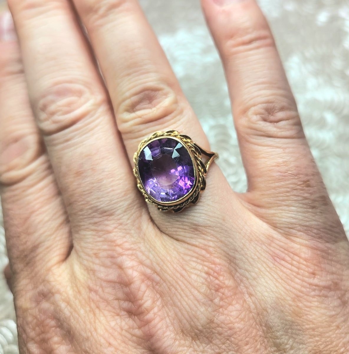 Antique 1880s Etruscan Revival Late Victorian Oval Cut 6.66ct Amethyst and 14K Yellow Gold Solitaire Ring Size 7.5 image 8