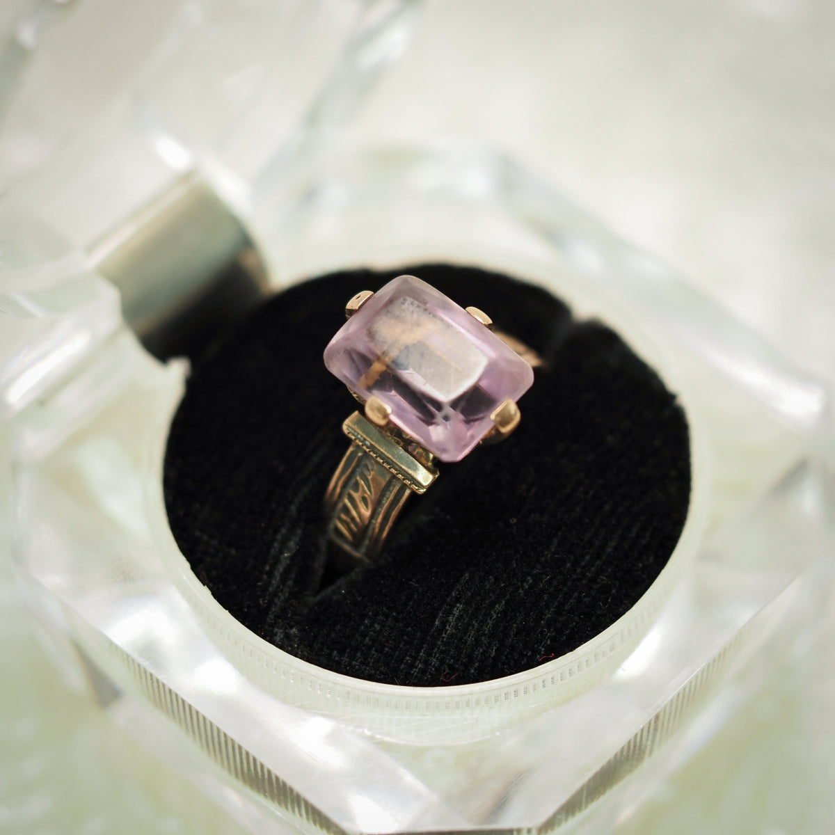 Antique 1880s Late Victorian Amethyst and 10K Rose Gold Etched Solitaire Ring Size 7.75 image 1