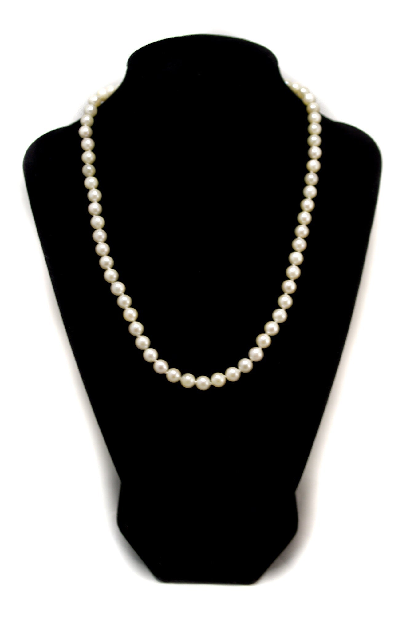 Vintage 1980s Cultured Japanese Akoya 6-6.5mm Round Pearl and 14K Yellow Gold 18" Matched Strand Necklace - 80s White Pearl Necklace