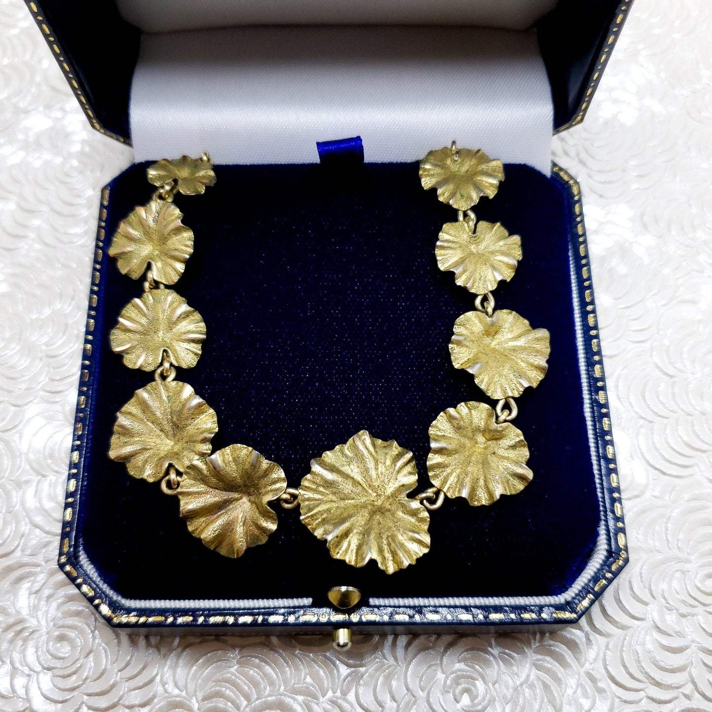 Vintage 1940s TAYLORD Yellow Gold Filled Leaf Necklace - 40s Retro Gold Filled Foliate Choker 16" Necklace - Vintage Necklace for Fall