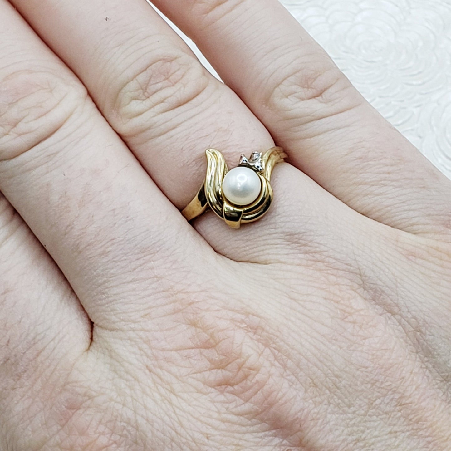 Vintage 1970s Cultured Japanese Akoya Pearl, Diamond, and 10K Ring Size 6.75 - 70s Yellow Gold, Cultured Pearl, Diamond Ring