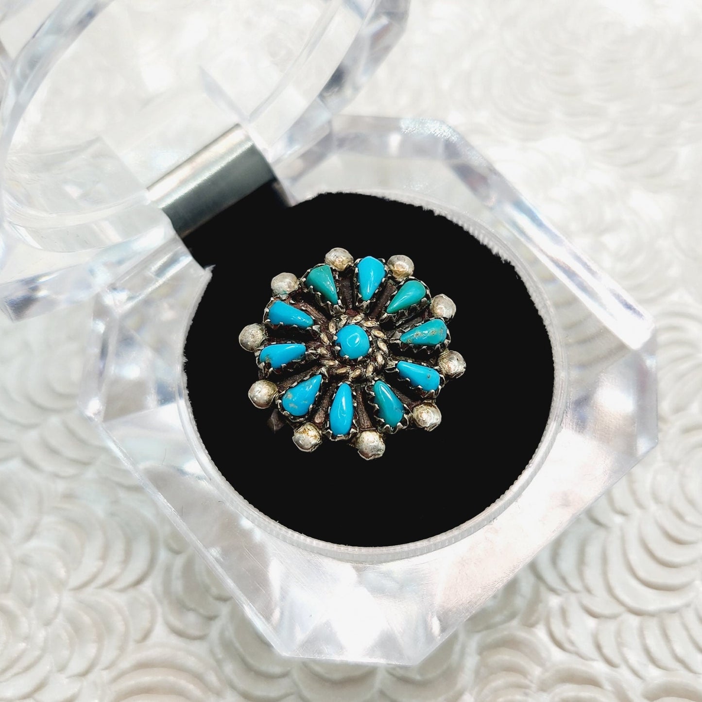 Vintage 1980s Turquoise and Sterling Silver Petit Point Flower Ring Size 8 - 80s Blue Turquoise Southwestern Cluster Silver Ring